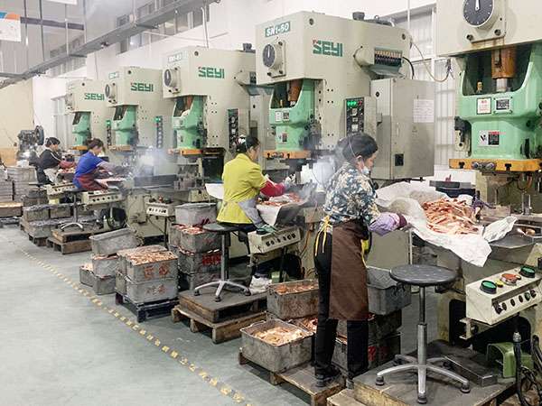 What are copper lugs?